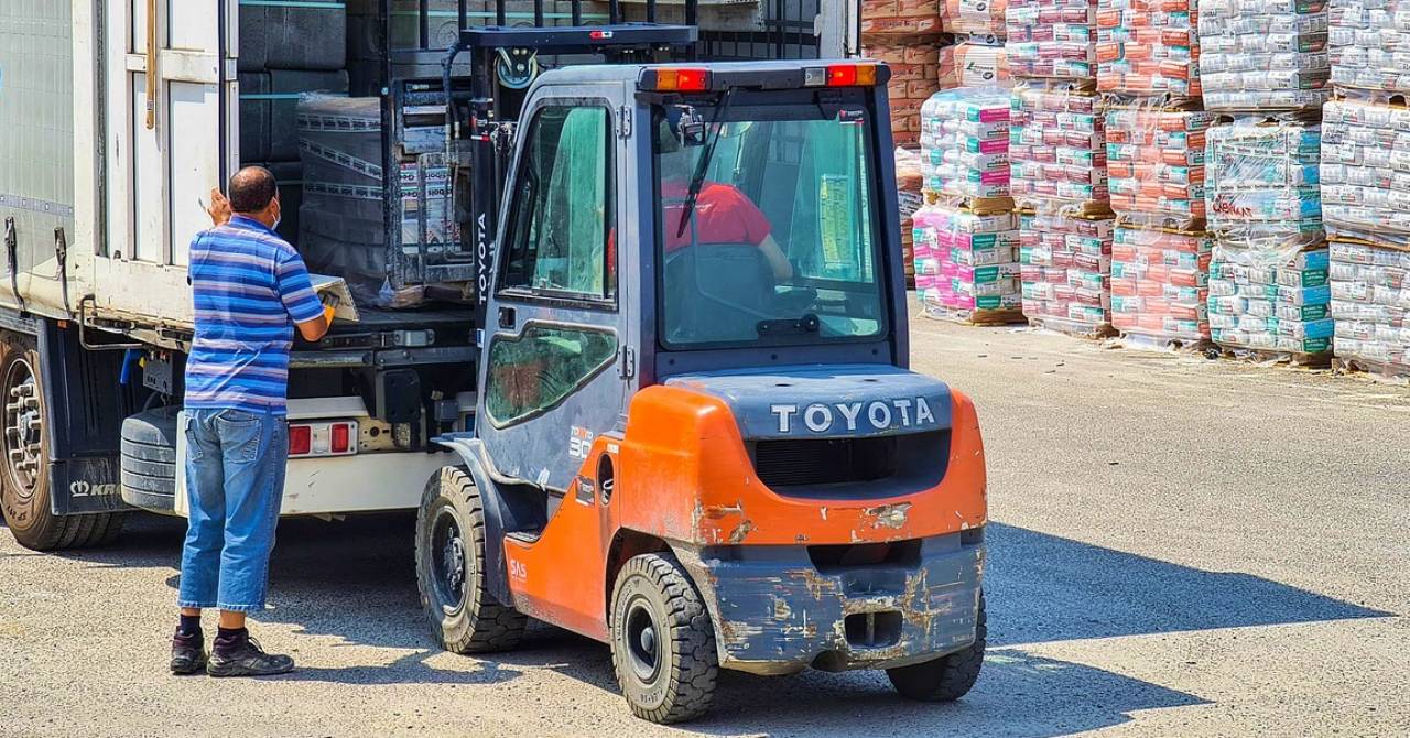 Apply Forklift Operator Taiwan